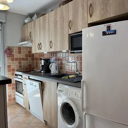 Apartment Fonctionnel Avec Balcon, Garage Et Wifi - Parfait Pour 4 Personnes Pres Des Pistes - Fr-1-548-25 *